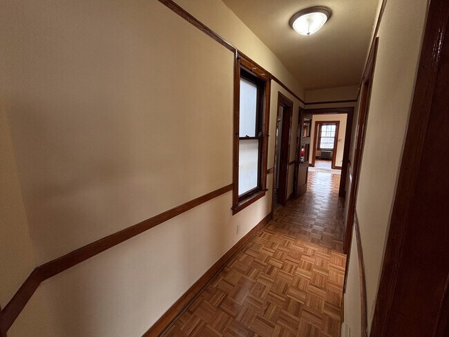 Building Photo - 3354 S Lituanica Ave