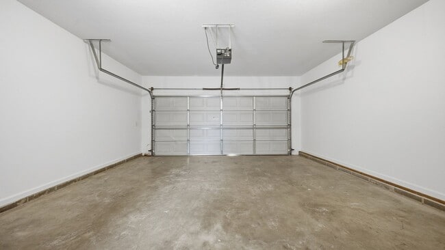 Building Photo - 3 bedroom East Brainerd Home!