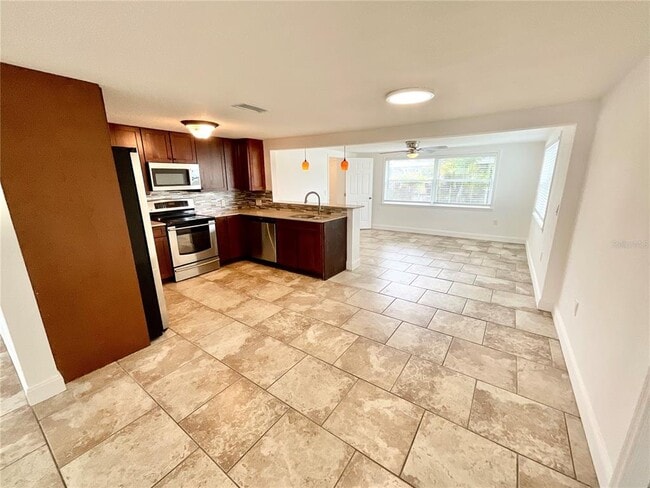 Building Photo - 4233 Belle Isle Ct