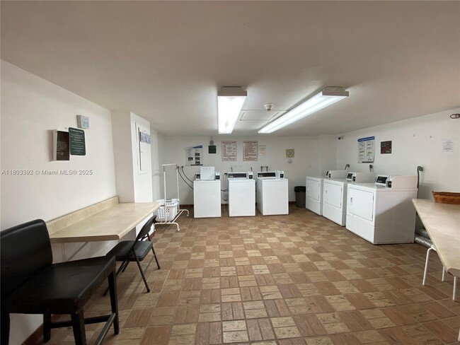 Building Photo - 8730 SW 133rd Avenue Rd