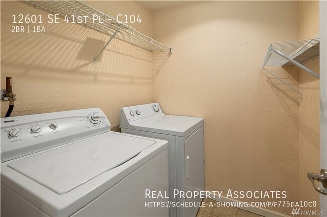 Building Photo - 12601 SE 41st Pl