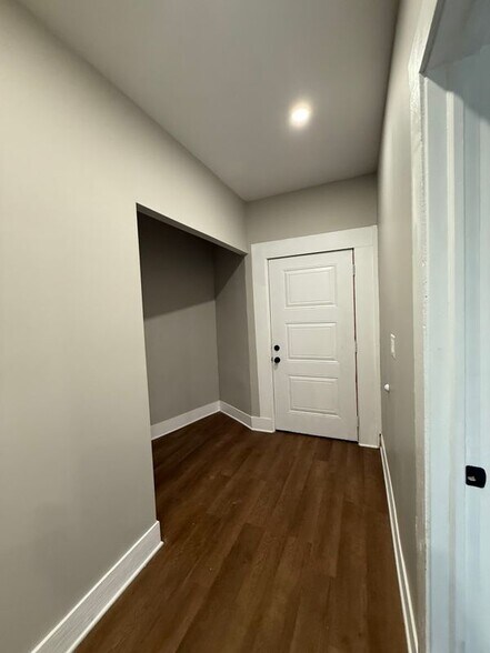 Building Photo - 442 Hudson Ave
