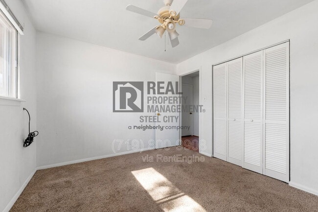 Building Photo - 3211 Fairfield Ln