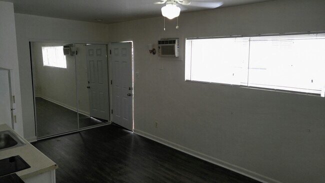 Building Photo - 5042 W Point Loma Blvd