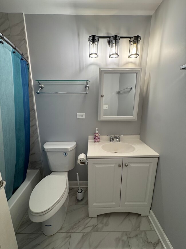 Building Photo - 4907 N Washtenaw Ave