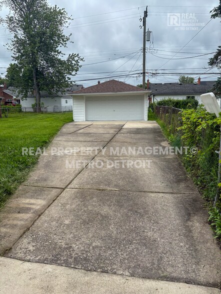 Building Photo - 19645 Woodmont St