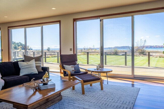 Building Photo - 11988 Cabana Shores Dr