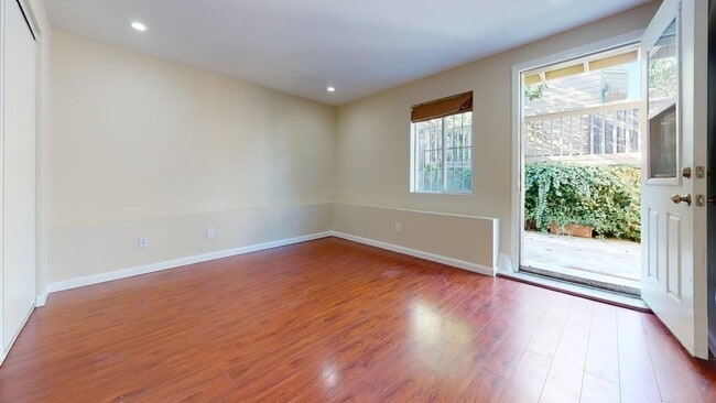 Building Photo - 1587 31st Ave