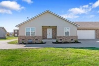 Building Photo - 579 Regency Cir