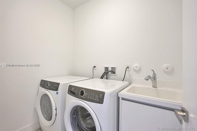 Building Photo - 16512 Botaniko Dr N
