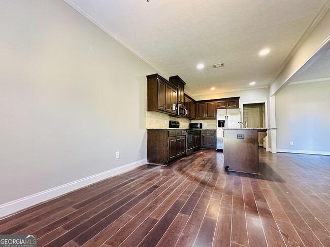 Building Photo - 1255 Woodville Ct