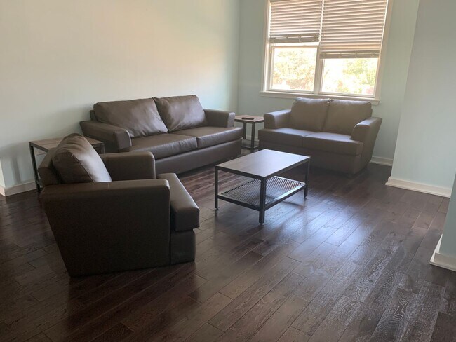 Building Photo - 1532-36 Ingersoll St