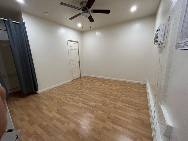 Building Photo - 2645 Chadwell Ave
