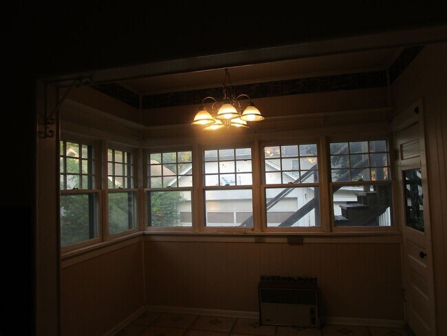 Building Photo - 607 N Juliette Ave