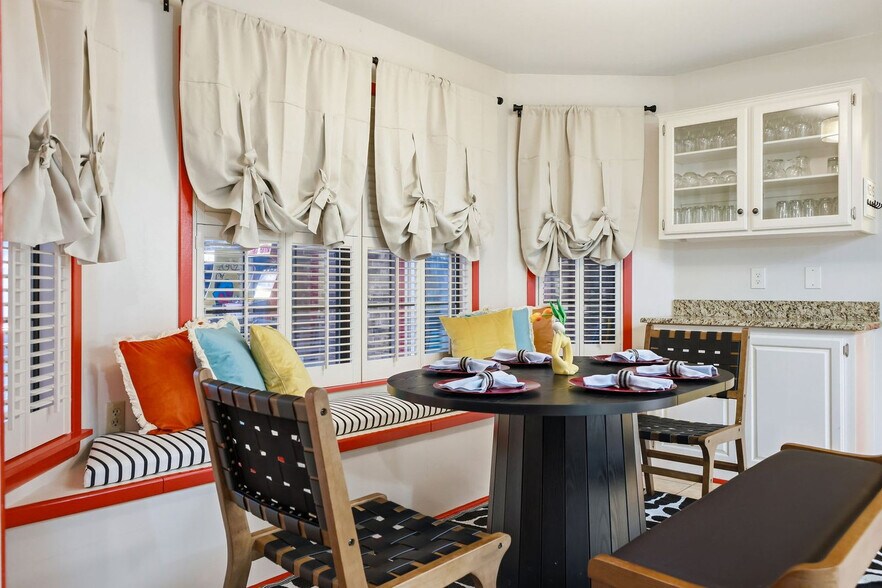 Building Photo - 310 Twisted Wood Dr