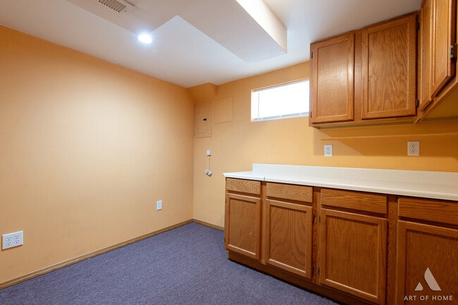 Building Photo - 9416 80th Ct