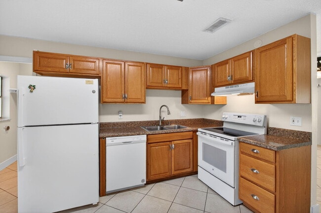 Building Photo - 8695 SE Hobe Ridge Ave