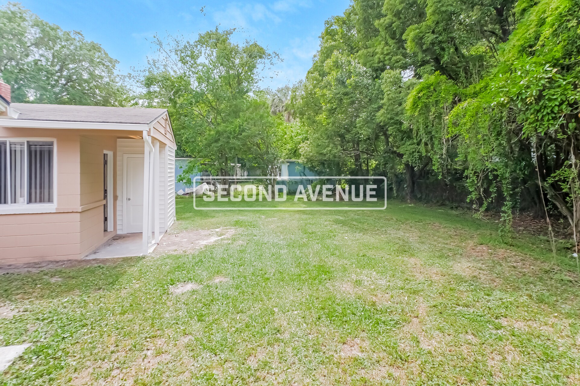 Building Photo - 835 Gates St