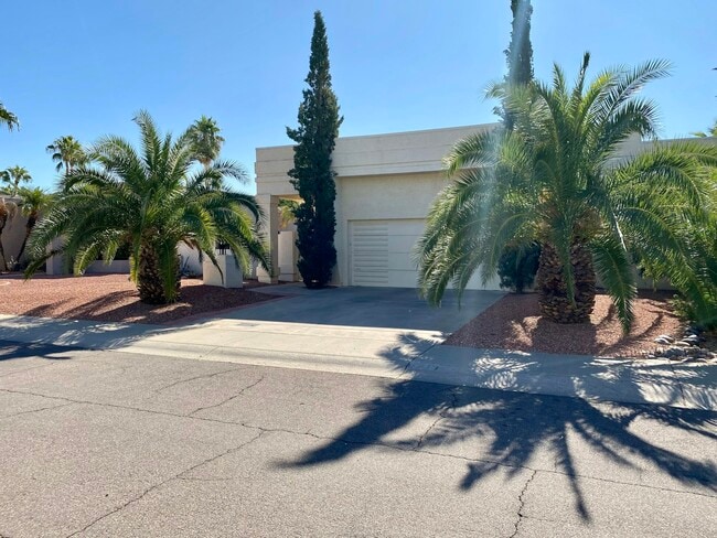 Building Photo - 6713 E Kelton Ln