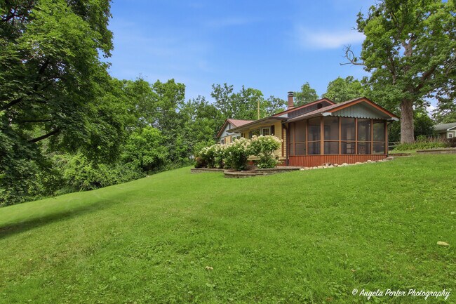 Building Photo - 38624 N Miller Rd