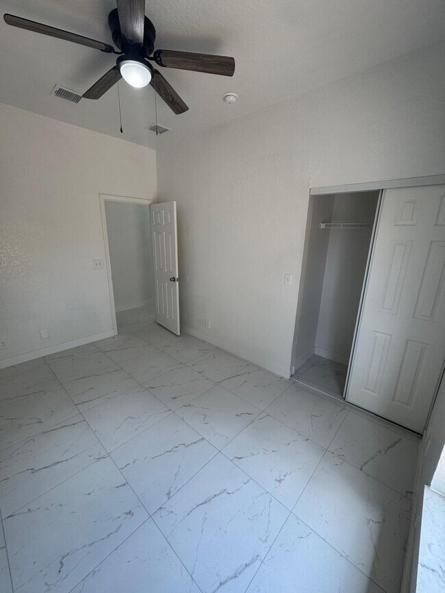 Building Photo - 890 NW 25th Ave
