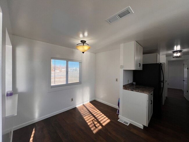 Building Photo - Two bedroom manufactured home in Silver Springs, NV