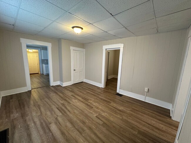 Building Photo - Recently Renovated 3BR/1BA Home in New Albany!