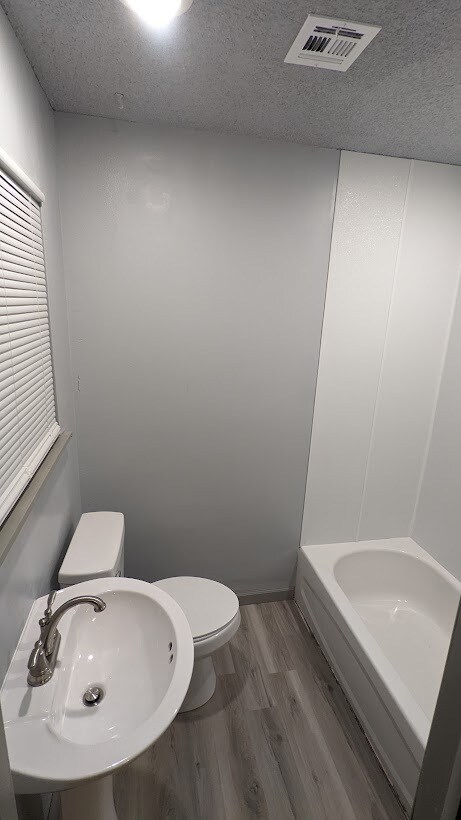 Building Photo - 402 Hickory St