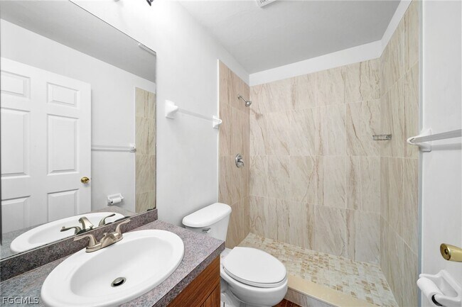 Building Photo - 1044 SE 11th St