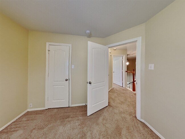 Building Photo - 1101 Shadow Glenn Dr