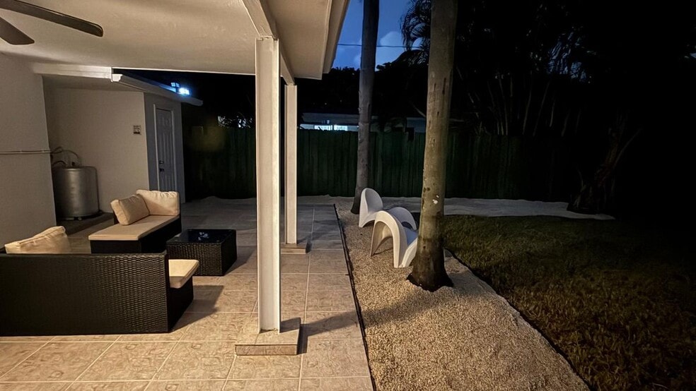 Building Photo - 1931 Mayo St