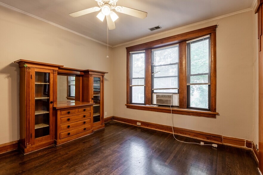 Building Photo - 3620 W Grace St