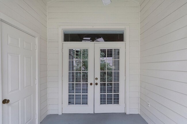 Building Photo - 5303 Bay Club Cir