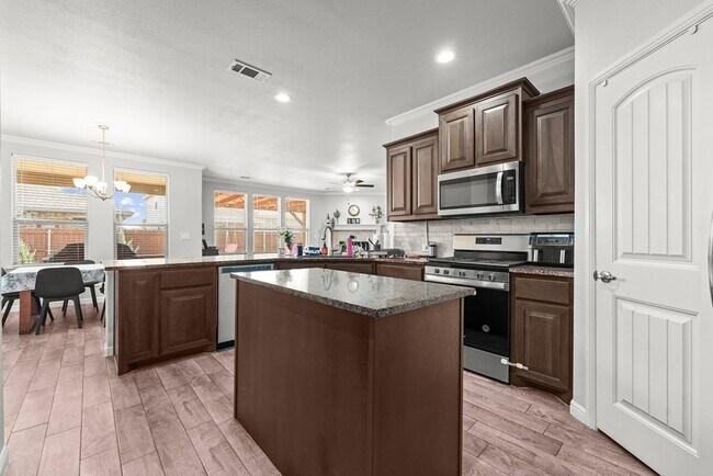 Building Photo - 602 Dupont Ct