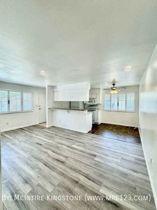 Building Photo - CALL FOR MOVE-IN SPECIALS! Spacious 2BD/1B...