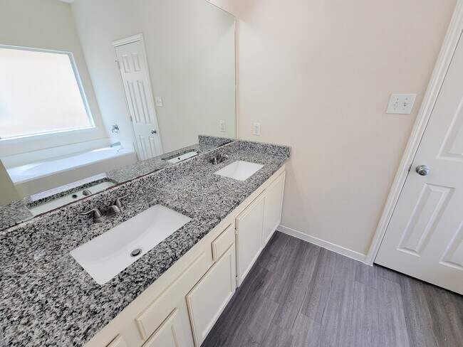 Building Photo - 21818 Grassy Hill Ln