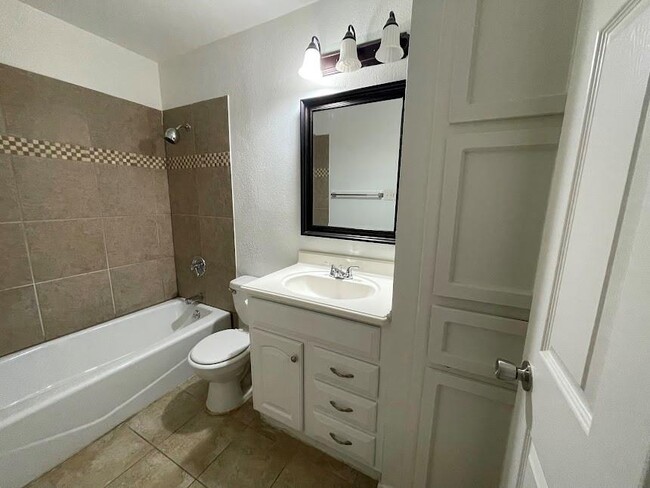 Building Photo - 5100 Galen Ct