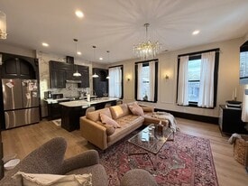 Building Photo - 230 W 6th St