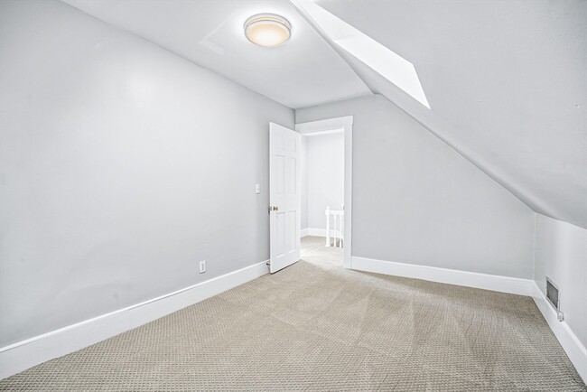 Building Photo - 11 Elmwood Ave