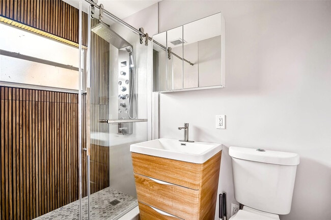 Building Photo - 2508 Arthur St