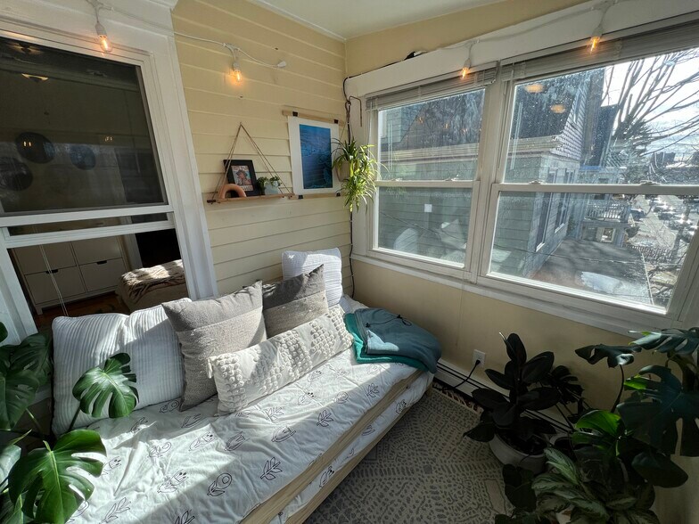 Building Photo - 12 Claremon St