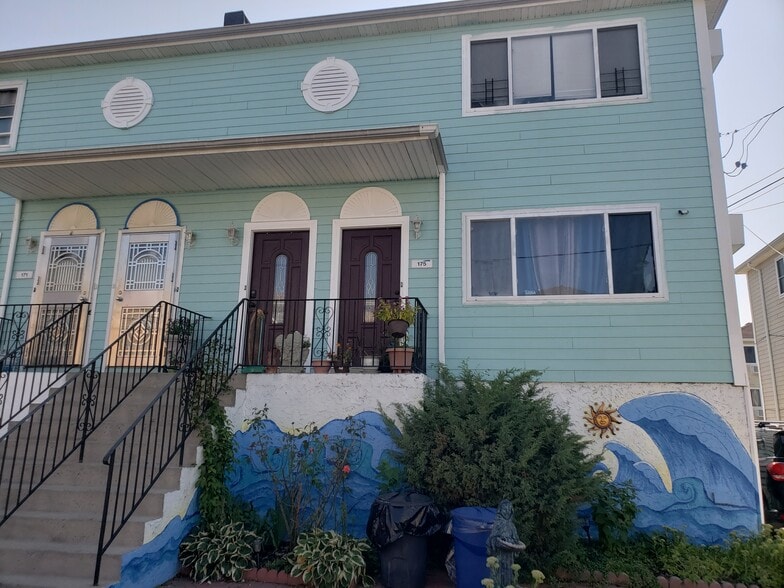 Primary Photo - 175 Beach 97th St