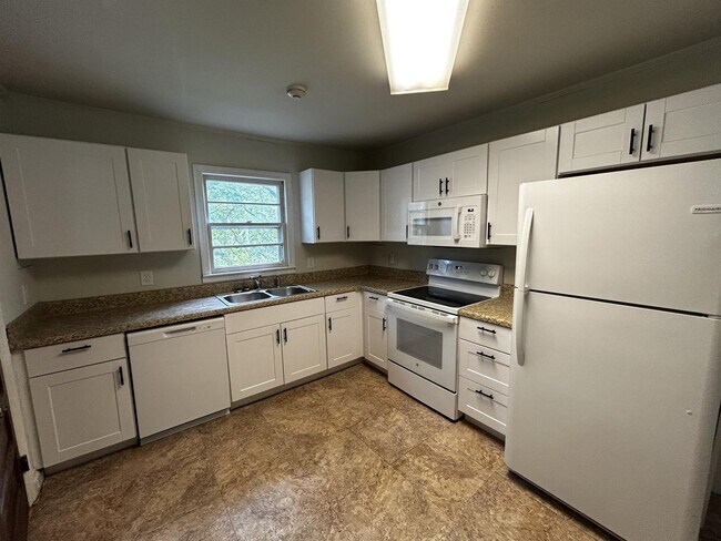 Building Photo - 1233 Crenshaw St