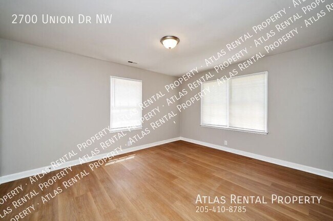 Building Photo - 2700 Union Dr NW