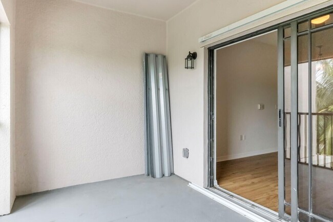 Building Photo - 3022 Alcazar Pl