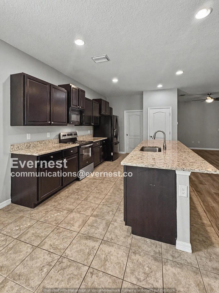 Building Photo - 11602 Warren Oaks Pl