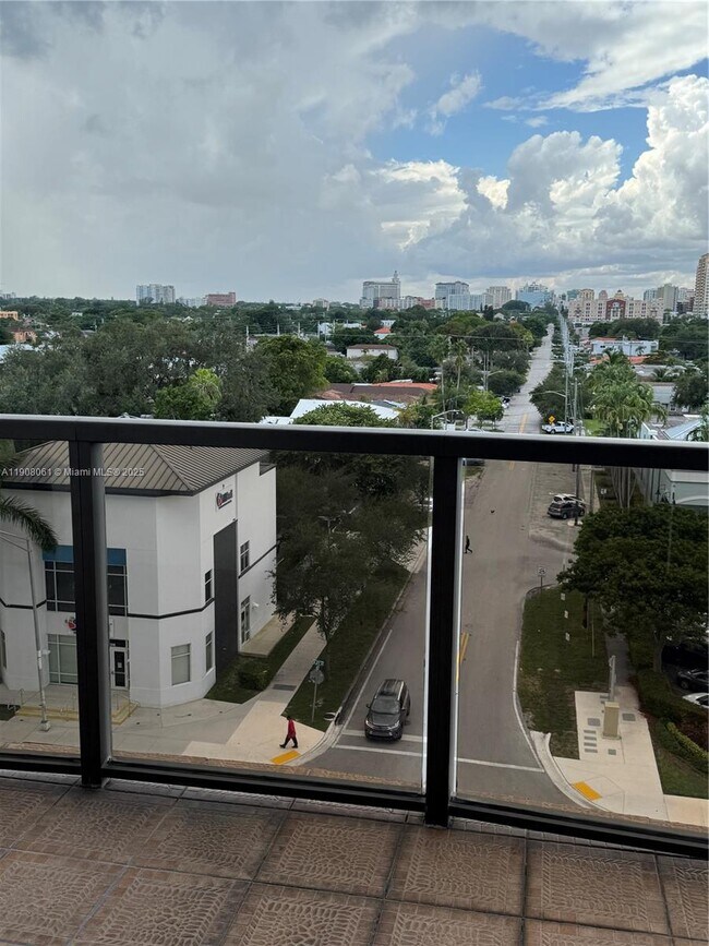 Building Photo - 2301 SW 27th Ave