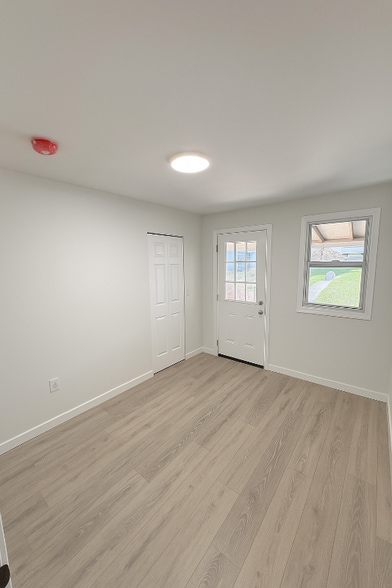 Building Photo - 115 Crawford Ave