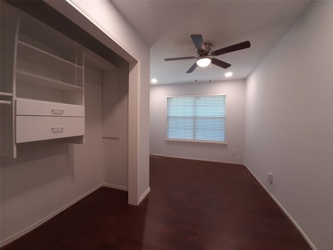 Building Photo - 8 Fawnchase Ct