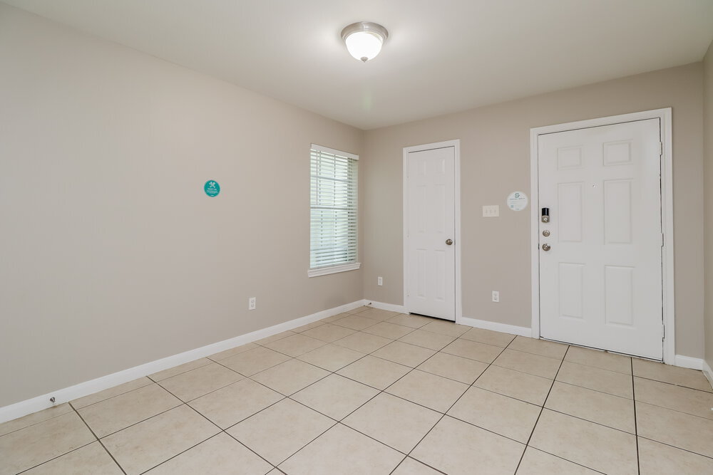 Building Photo - 4946 N Cancun Dr